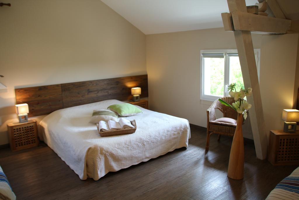 Chambres D'Hotes Domaine De Compostelle Casteide-Candau Εξωτερικό φωτογραφία